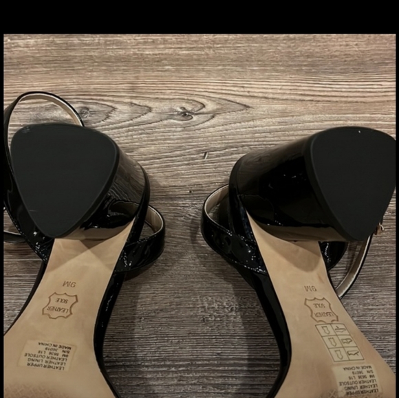 COPY - Tory Burch Patent Leather Ankle Strap Black Sandals Size 9 - Picture 4 of 4